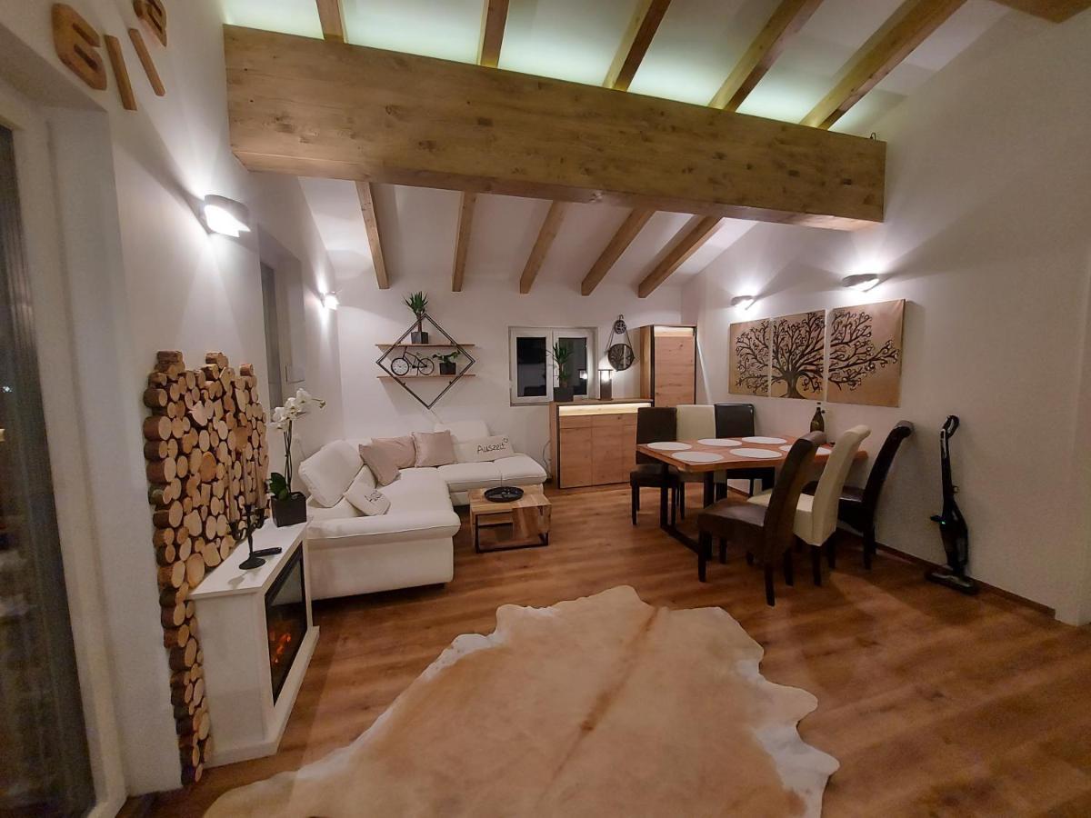 Auszeit Steiraland Penthouse 9 Mit Grossen Balkon Und Parkplatz Apartman Leoben  Kültér fotó
