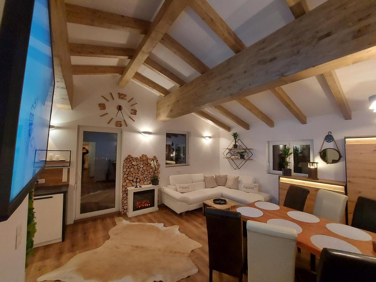 Auszeit Steiraland Penthouse 9 Mit Grossen Balkon Und Parkplatz Apartman Leoben  Kültér fotó
