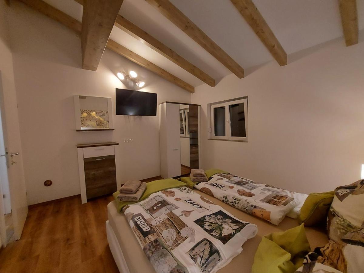 Auszeit Steiraland Penthouse 9 Mit Grossen Balkon Und Parkplatz Apartman Leoben  Kültér fotó