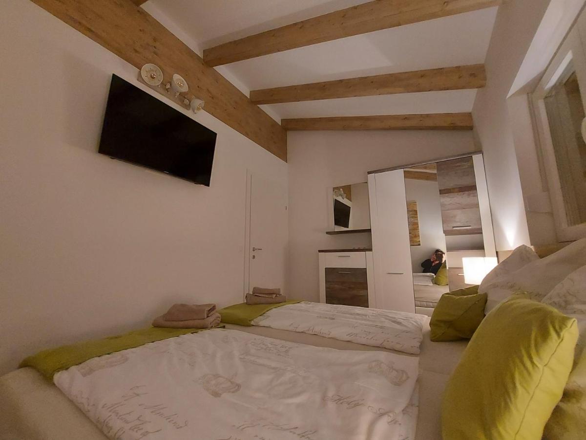 Auszeit Steiraland Penthouse 9 Mit Grossen Balkon Und Parkplatz Apartman Leoben  Kültér fotó