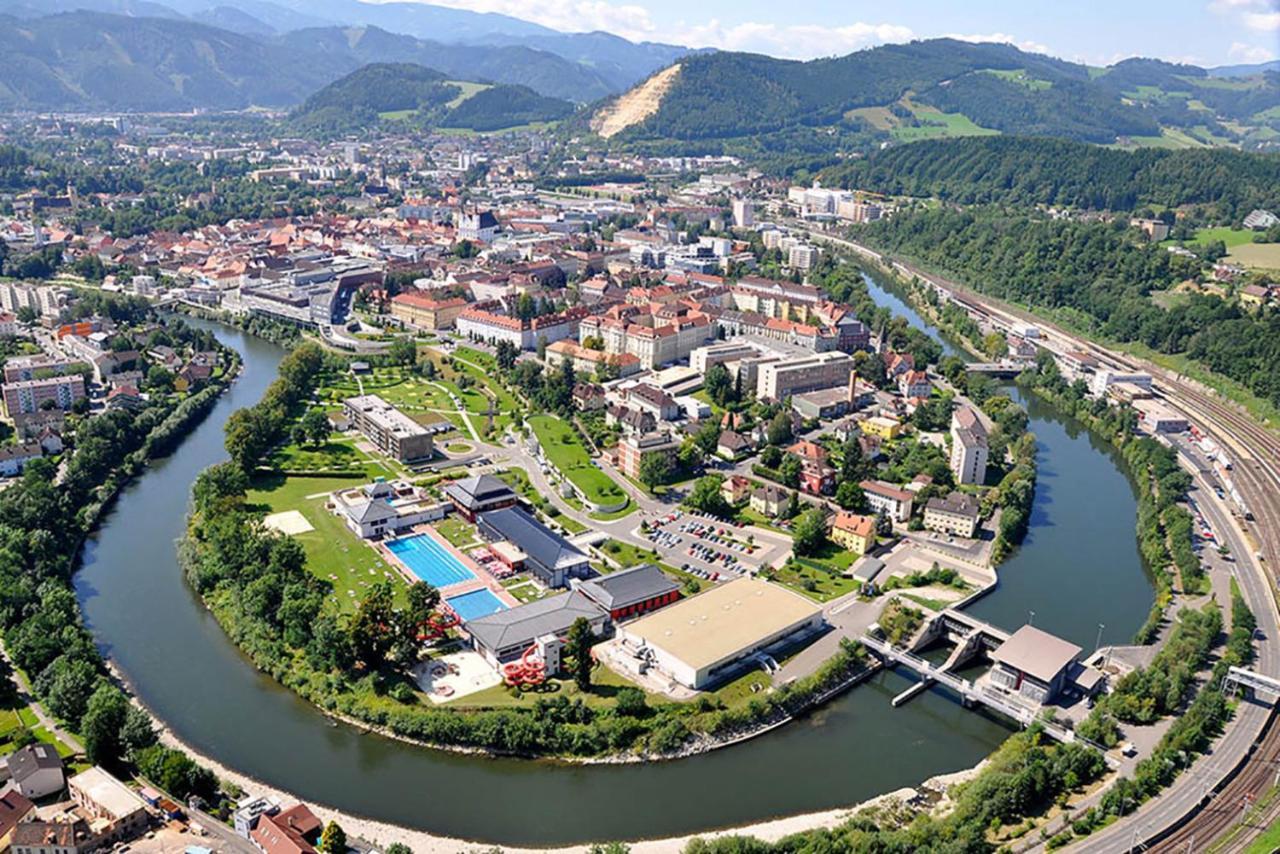 Auszeit Steiraland Penthouse 9 Mit Grossen Balkon Und Parkplatz Apartman Leoben  Kültér fotó