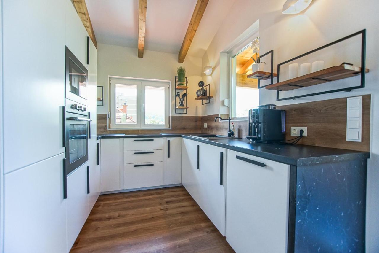 Auszeit Steiraland Penthouse 9 Mit Grossen Balkon Und Parkplatz Apartman Leoben  Kültér fotó